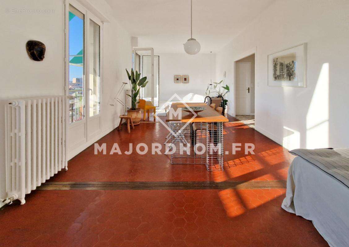 Appartement à MARSEILLE-5E