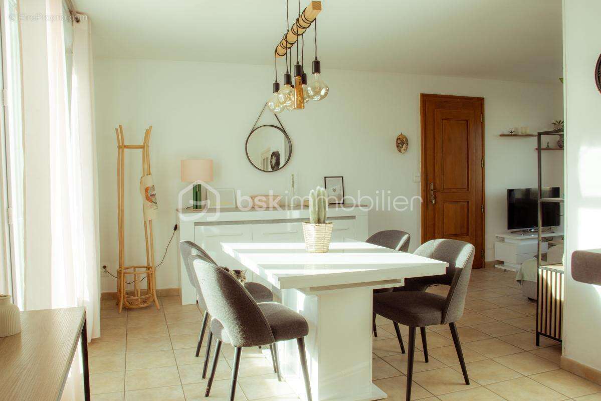 Maison à LUC-LA-PRIMAUBE