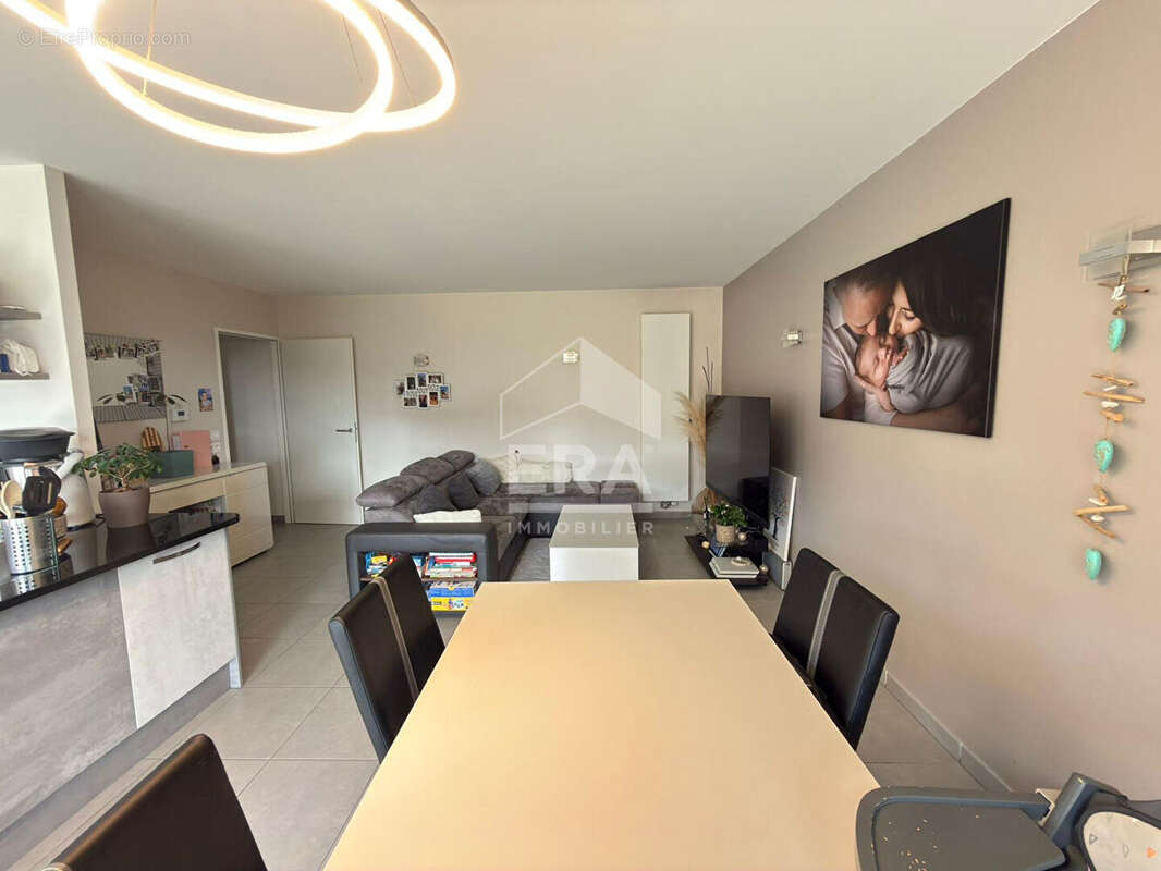 Appartement à POISY