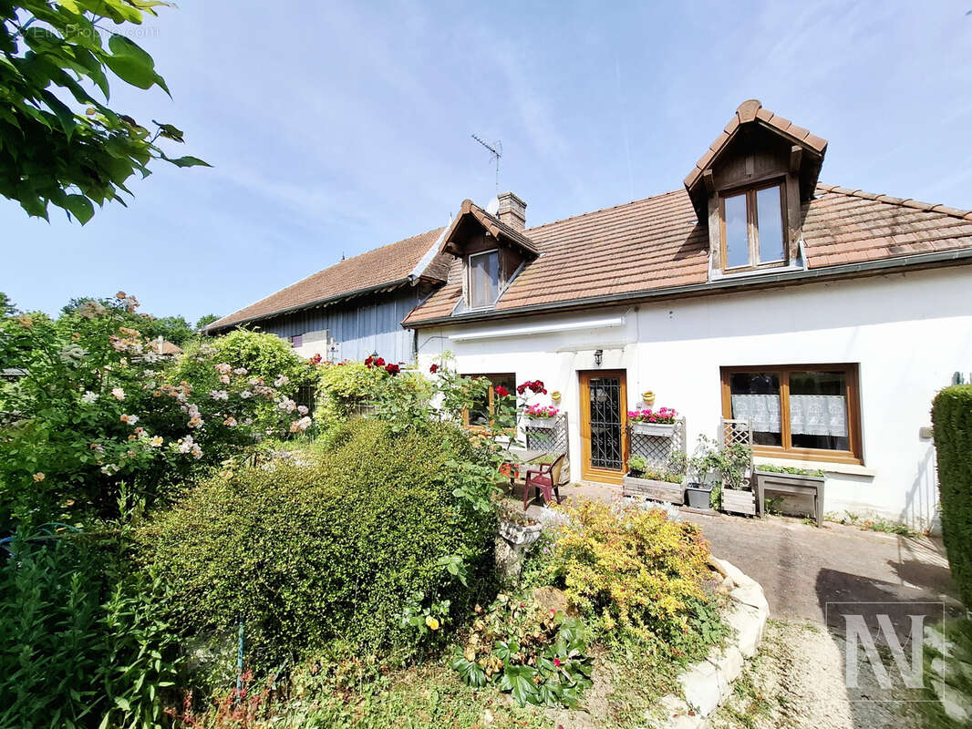 Maison à LUSIGNY-SUR-BARSE