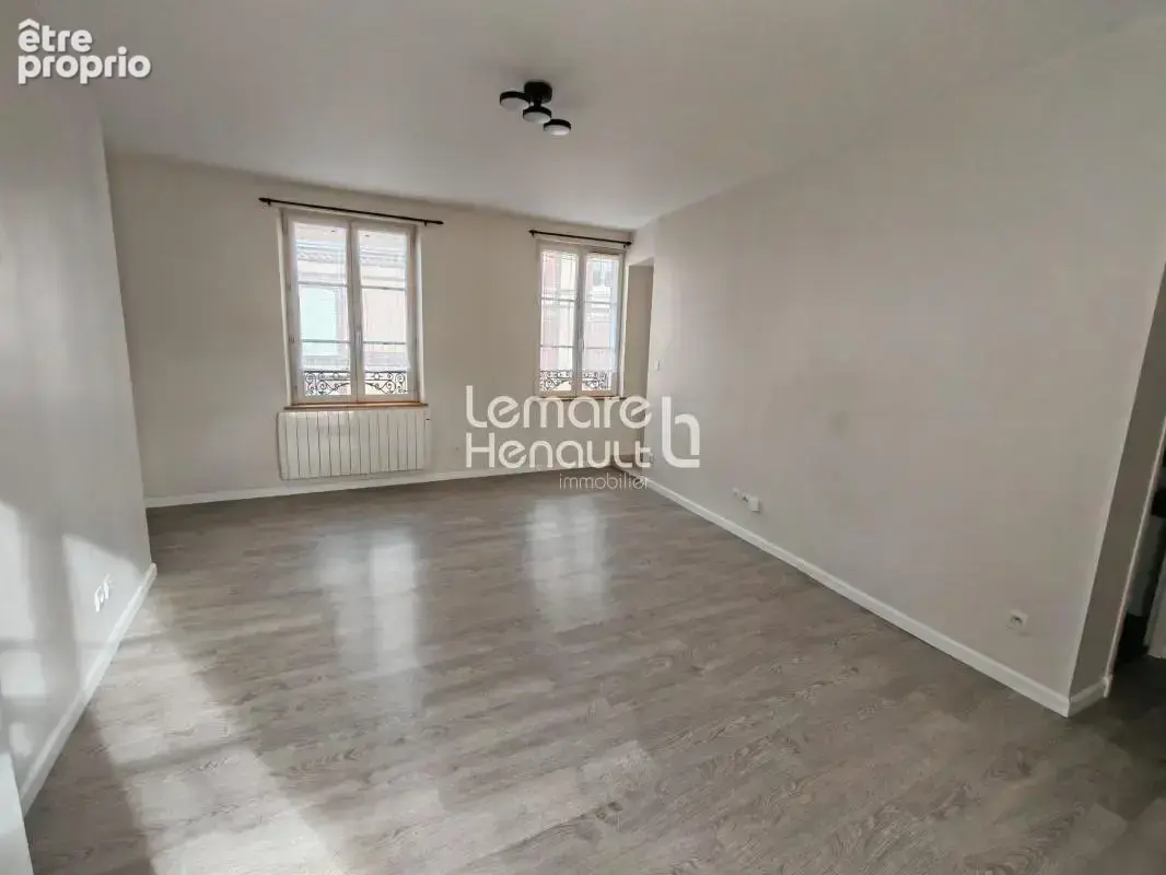 F3 de 71 m² au sol lumineux avec parking - photo 2