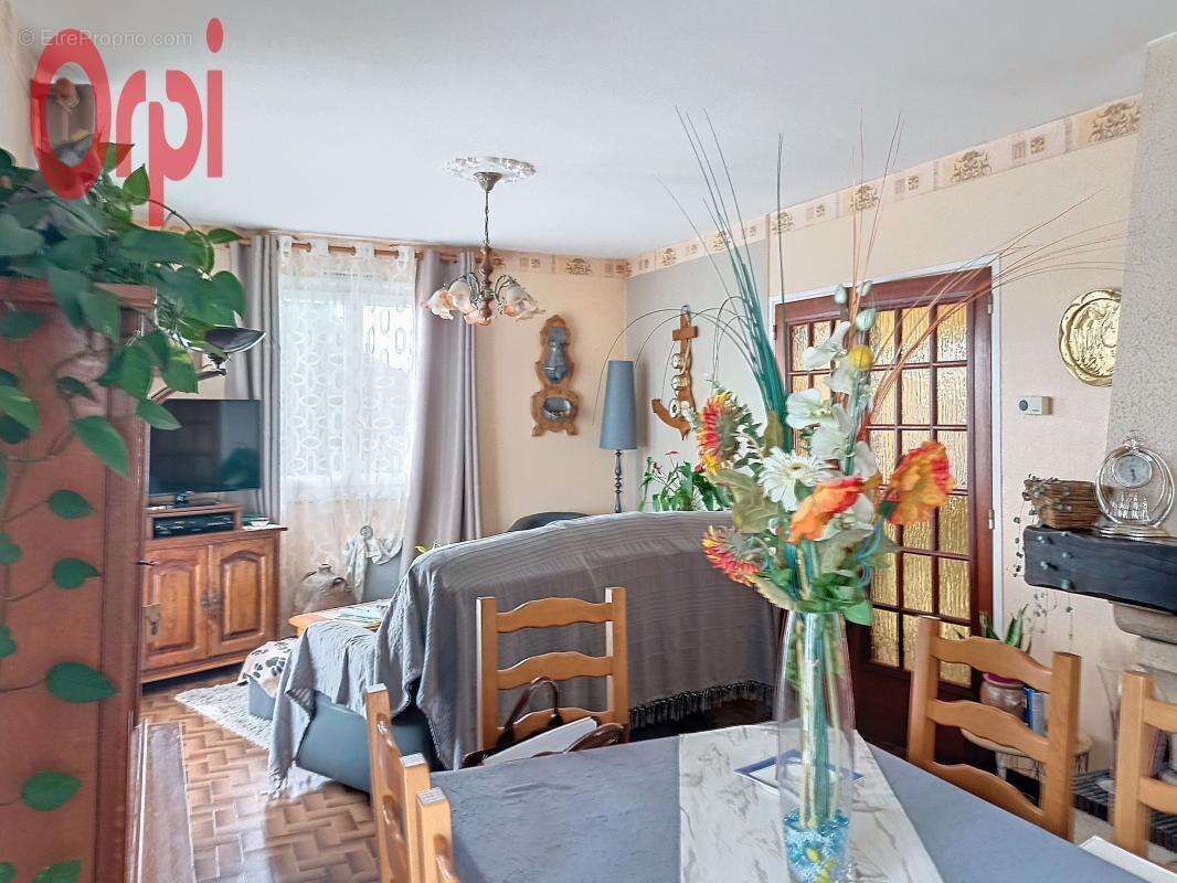 Maison à THORE-LA-ROCHETTE