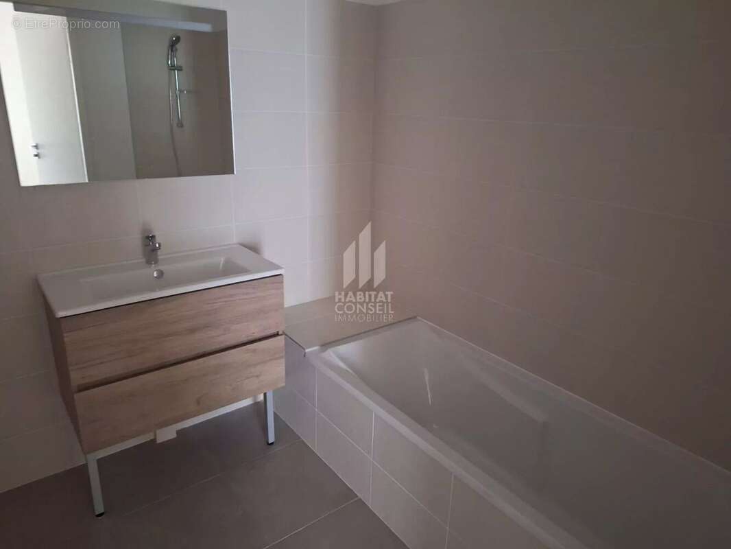 Appartement à LE PONT-DE-CLAIX