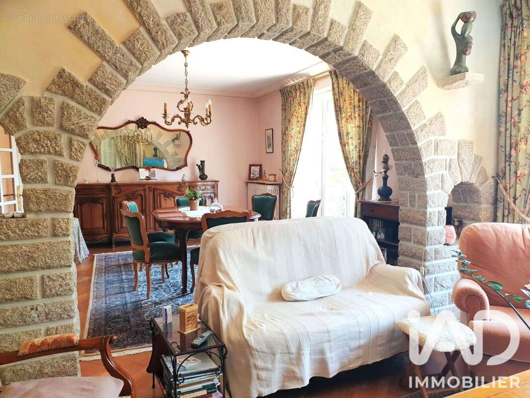 Maison 261 m² à Espartignac  - photo 7