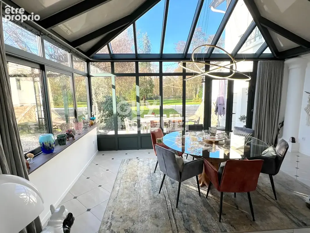Propriété d'exception à Mennecy. Élégance, volumes et cadre naturel privilégié - photo 3