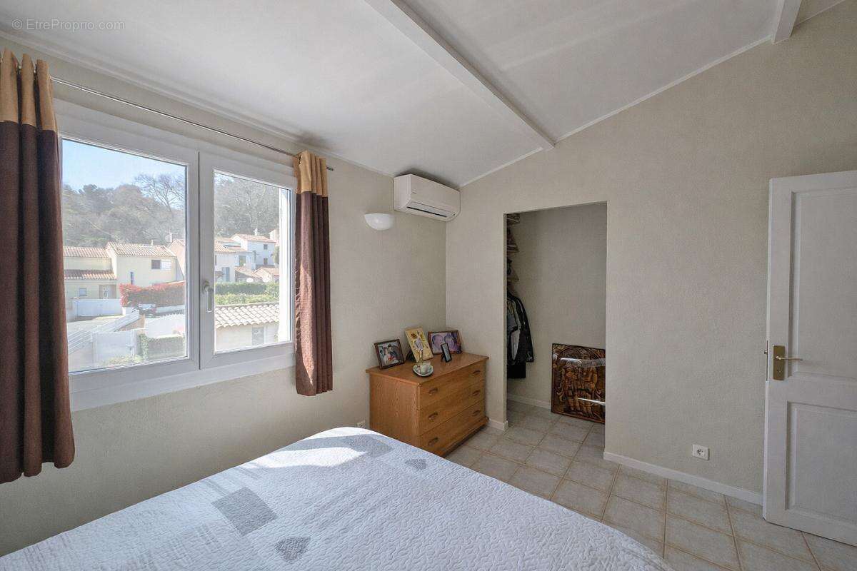 Villa familiale avec jardin paysager - photo 12