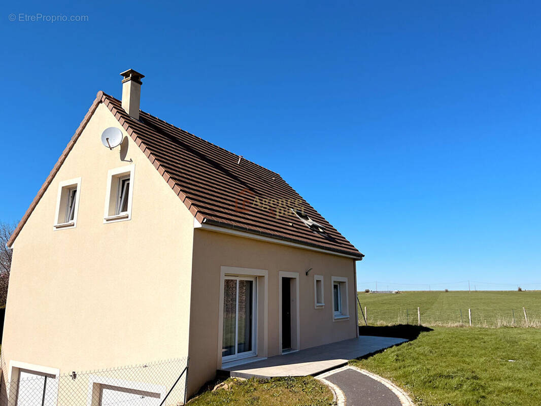 Maison à POTIGNY