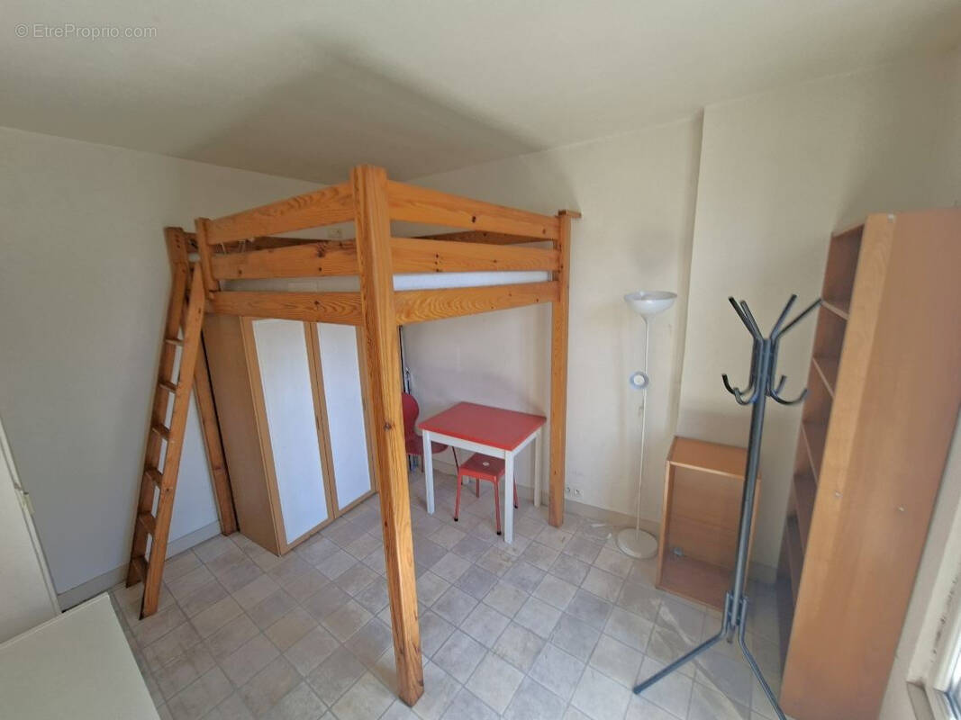 Appartement à LES LILAS
