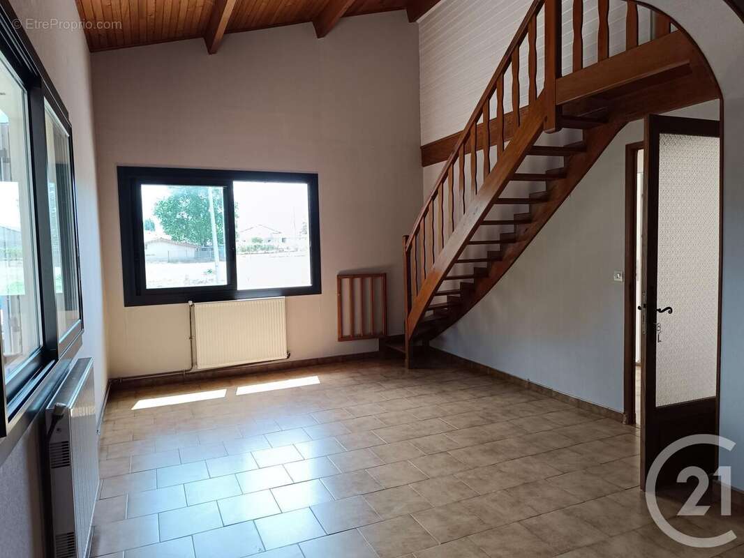 Maison 112 m² à La Barde  - photo 3