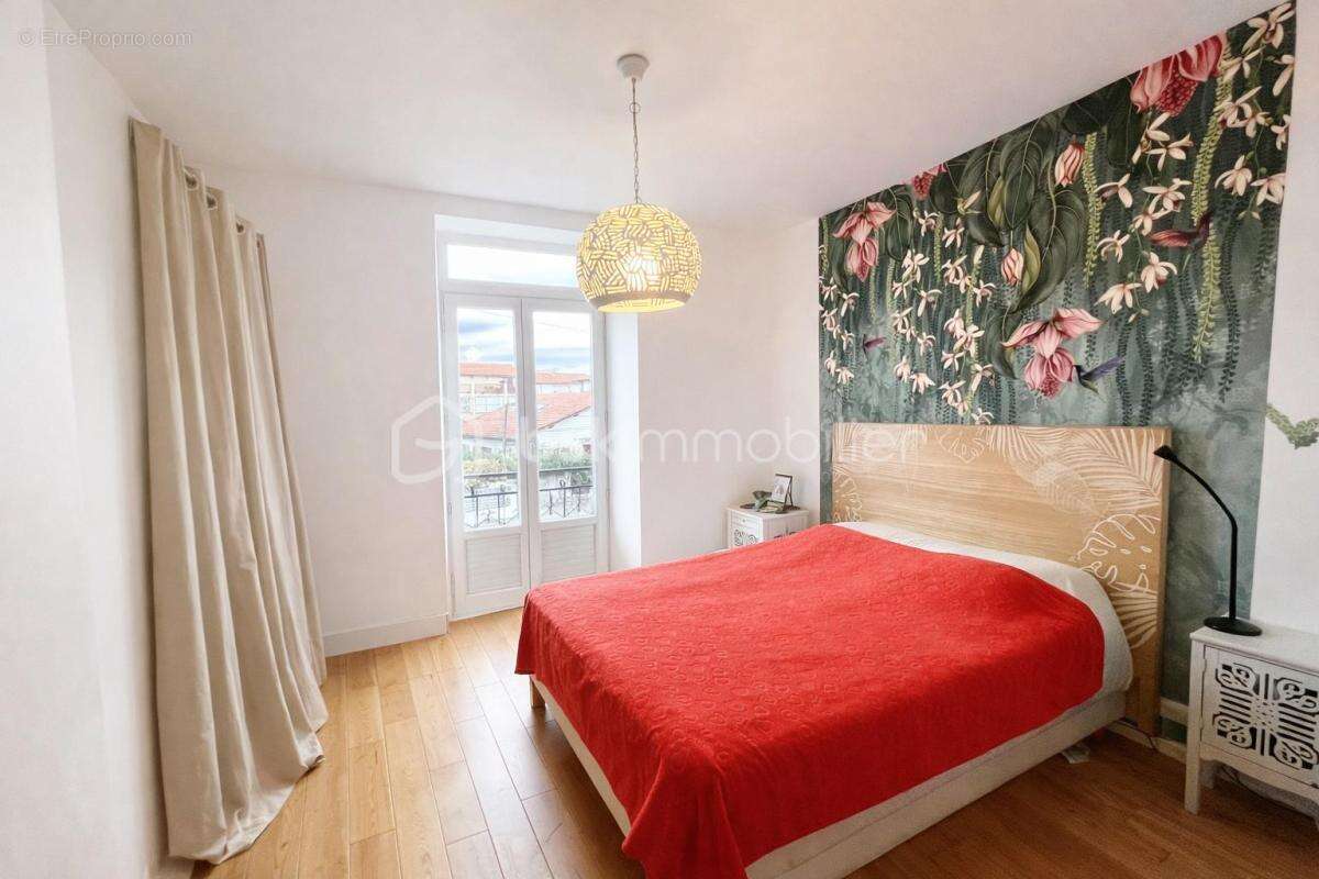 Proche Biarritz, Maison 110m2 + 2 T2 et un atelier- proximité toutes les commodités - photo 3