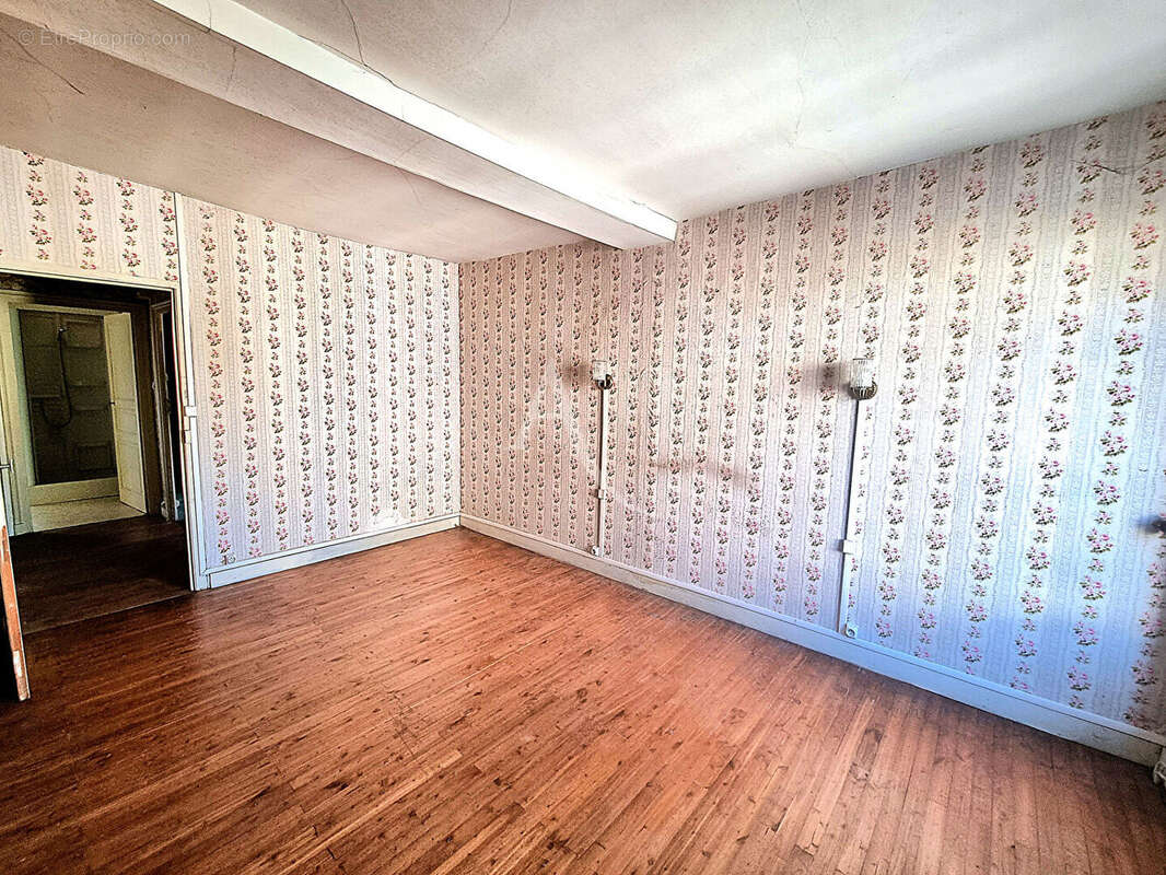 Appartement à CHATEAUNEUF-SUR-SARTHE