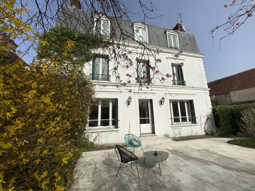 Maison à VULAINES-SUR-SEINE