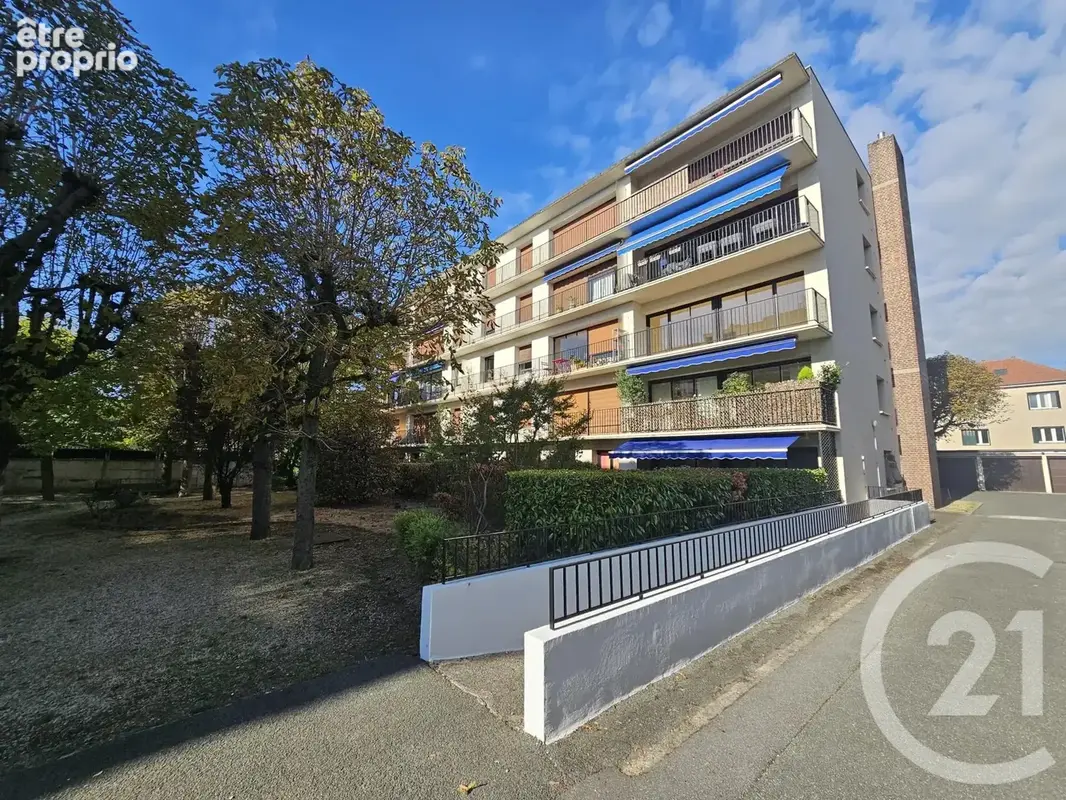 Appartement à SAINT-MAUR-DES-FOSSES
