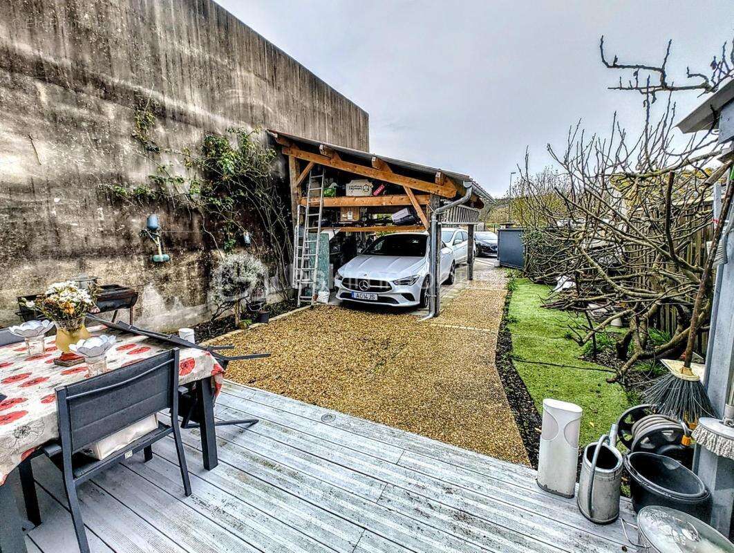Maison à BAGNEAUX-SUR-LOING