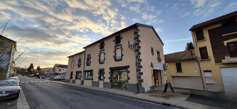 Commerce à PONTAUMUR