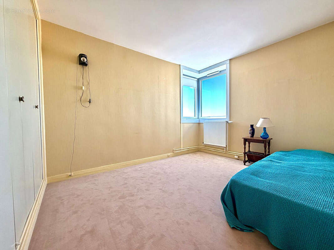 Appartement à PARIS-19E