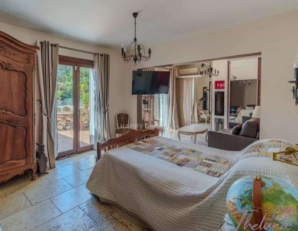 Maison à FONTVIEILLE