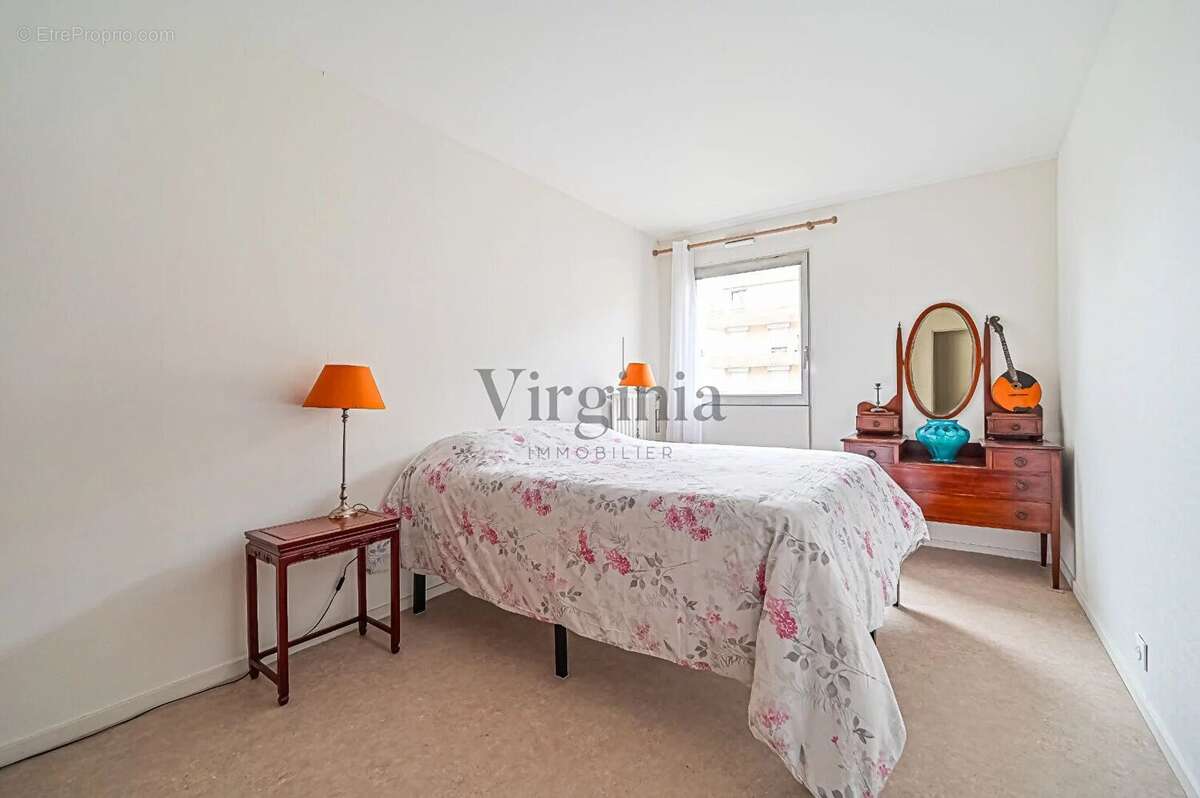 Appartement à CHARENTON-LE-PONT