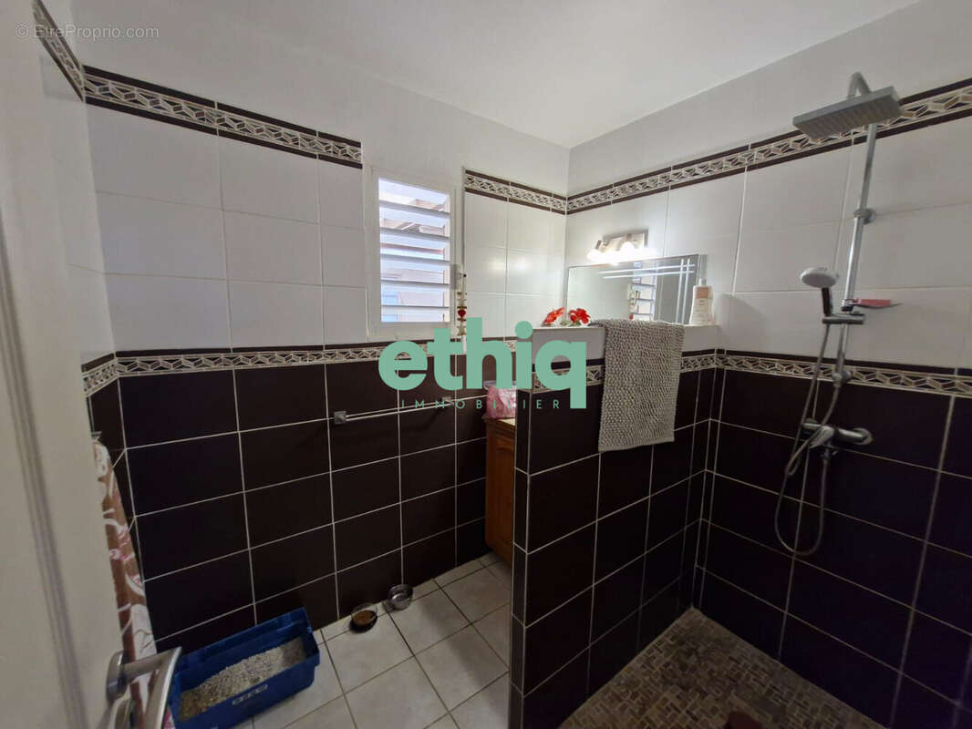 Maison à SAINTE-ROSE