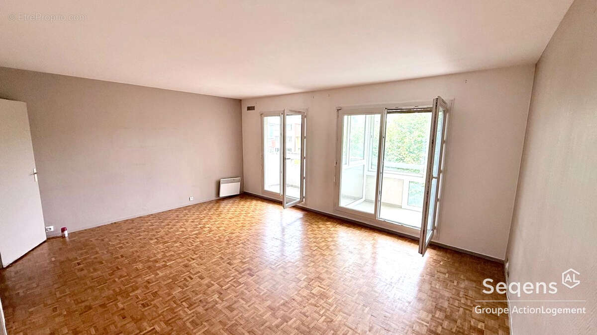 Appartement Noisiel 4 pièces avec grand Balcon et veranda - photo 3