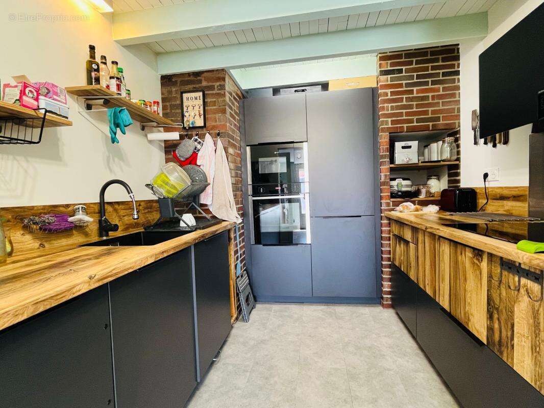 Maison familiale en parfait état avec studio indépendant à Aytré! - photo 5