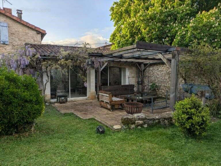 10 - Maison à RIVIERES