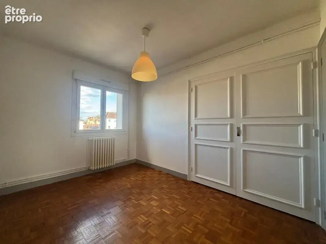GRAY appartement T5 de 84 m², 2 balcons, garage, cave - photo 8