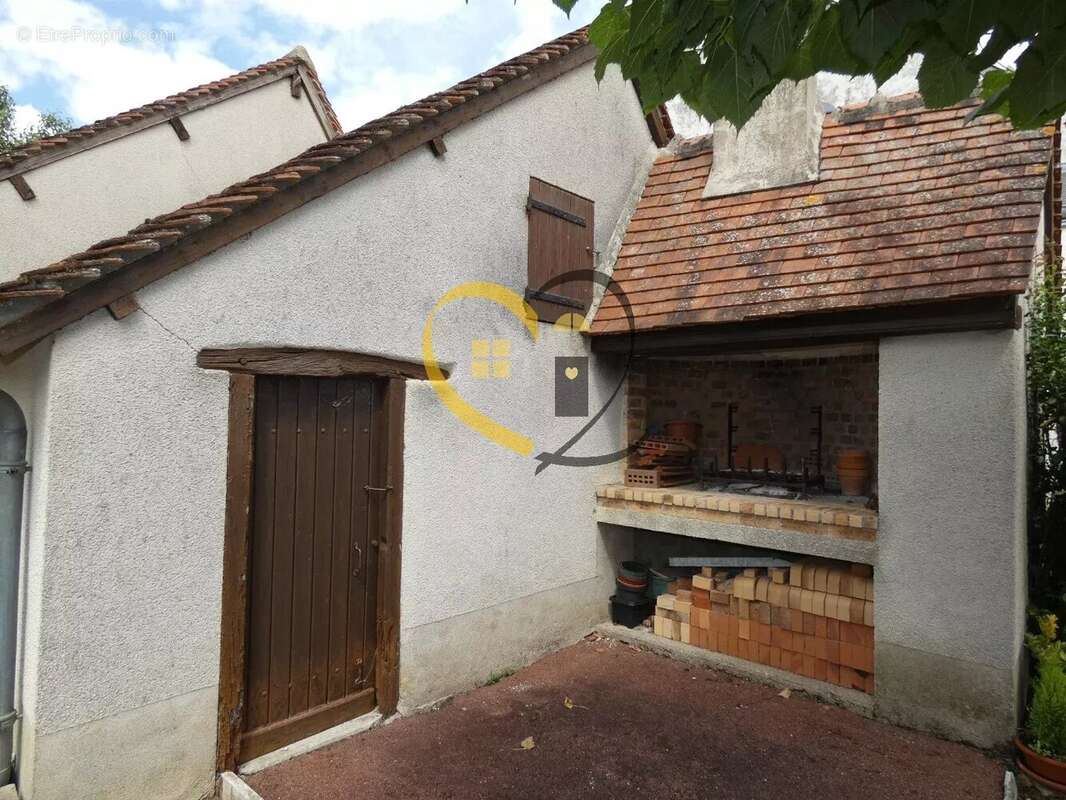 A VENDRE Maison de caractère avec dépendances et grand terrain – Azy - photo 13