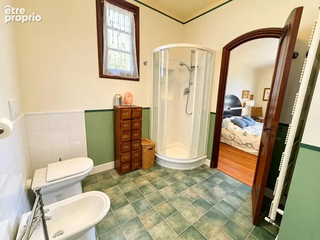 Spacieuse villa avec jardin plat et piscine - photo 15