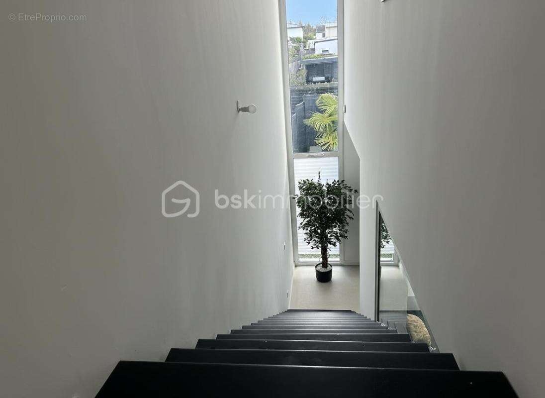 Maison à LA CHAPELLE-DES-FOUGERETZ