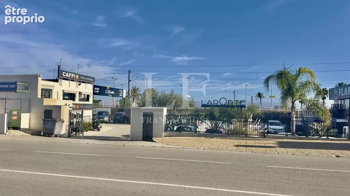 L’ESPACE LAPORTE — Centre commercial stratégique à Antibes - photo 3