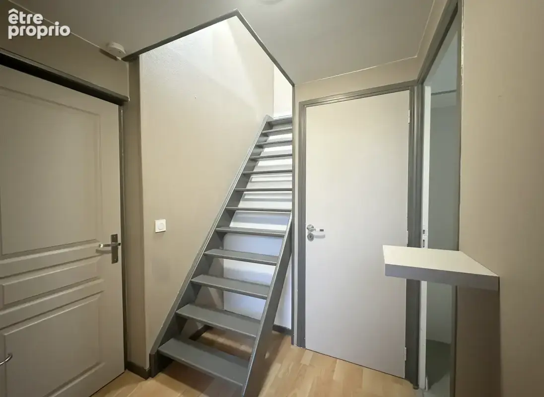 Appartement Duplex type F2 bis avec place de parking ! - photo 9