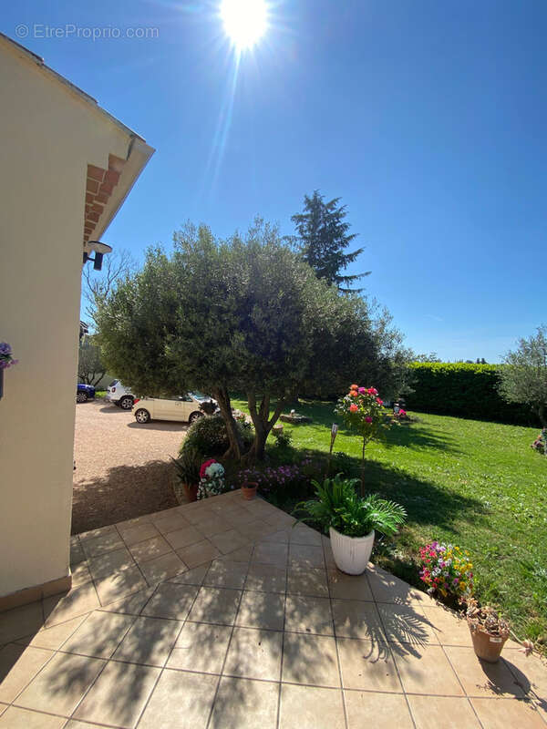 Maison à CADEROUSSE