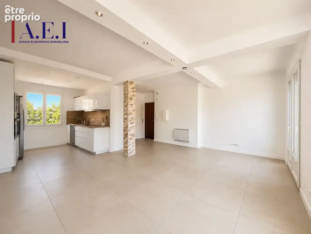 La Seyne sur mer - Appartement T3 entièrement rénové en dernier étage - photo 2