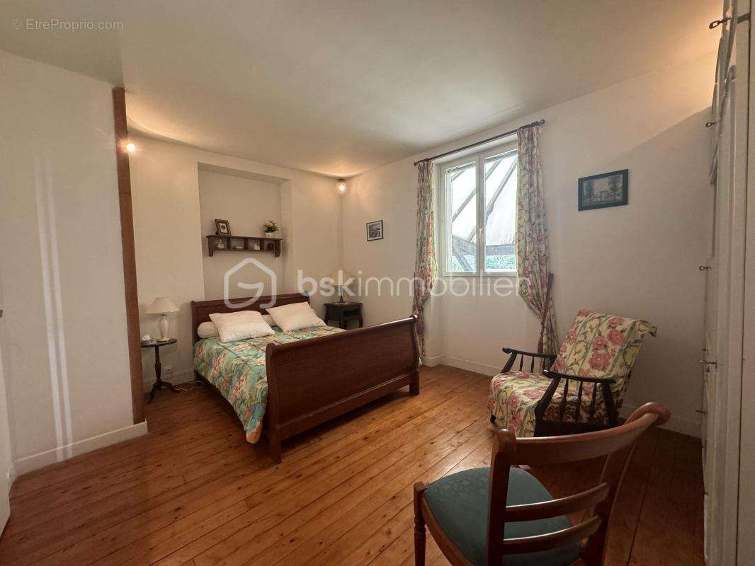 Maison à OZOUER-LE-VOULGIS