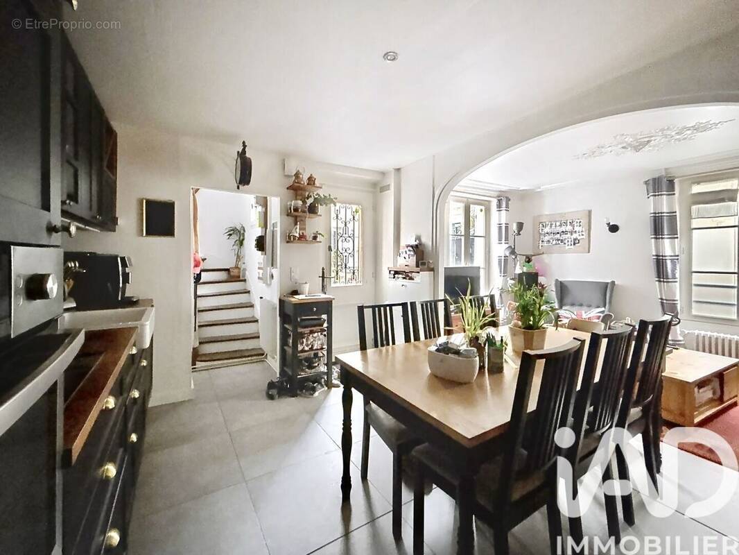 Photo 1 - Maison à BRIE-COMTE-ROBERT