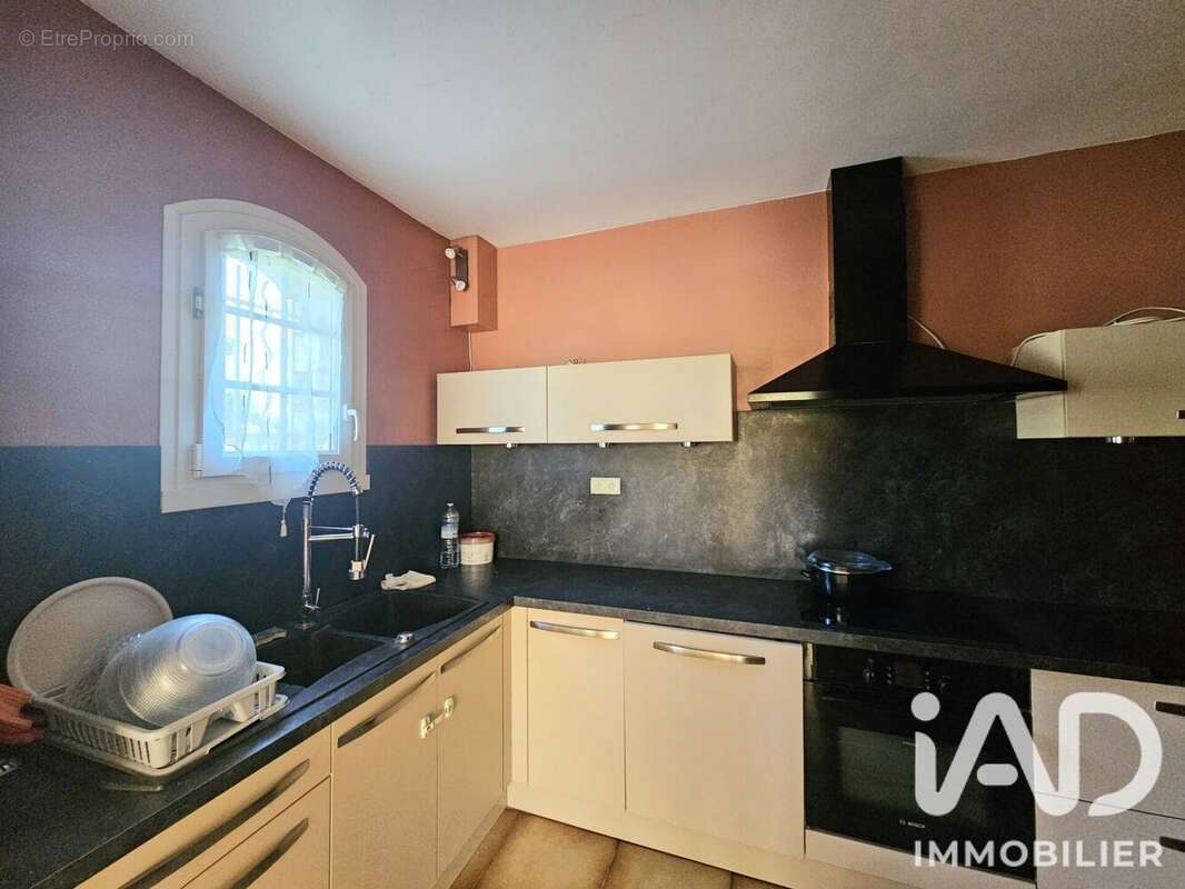 Photo 8 - Maison à SAINT-JULIEN-DE-PEYROLAS