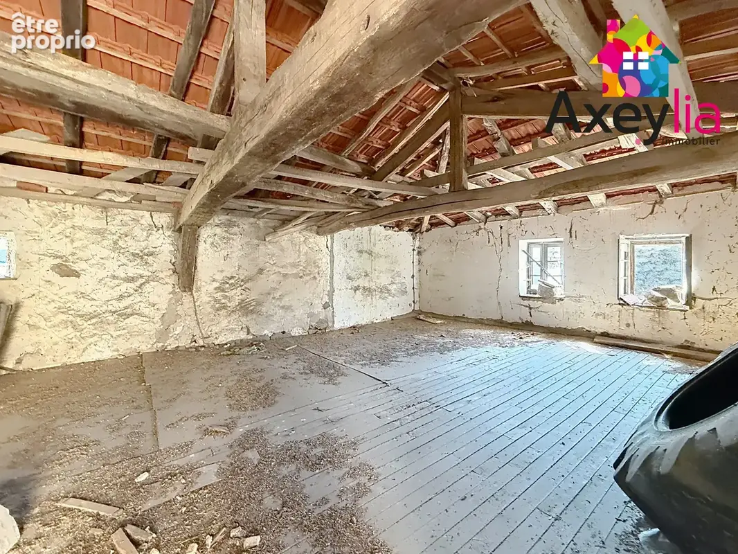 A vendre - saint-bonnet-des-quarts - ancien atelier à réhabiliter avec petit terrain et caves - photo 4