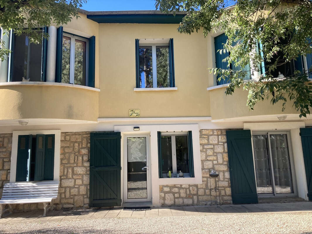 CHARLEVAL Maison T6, 110 m² en R+1 , garage - photo 10