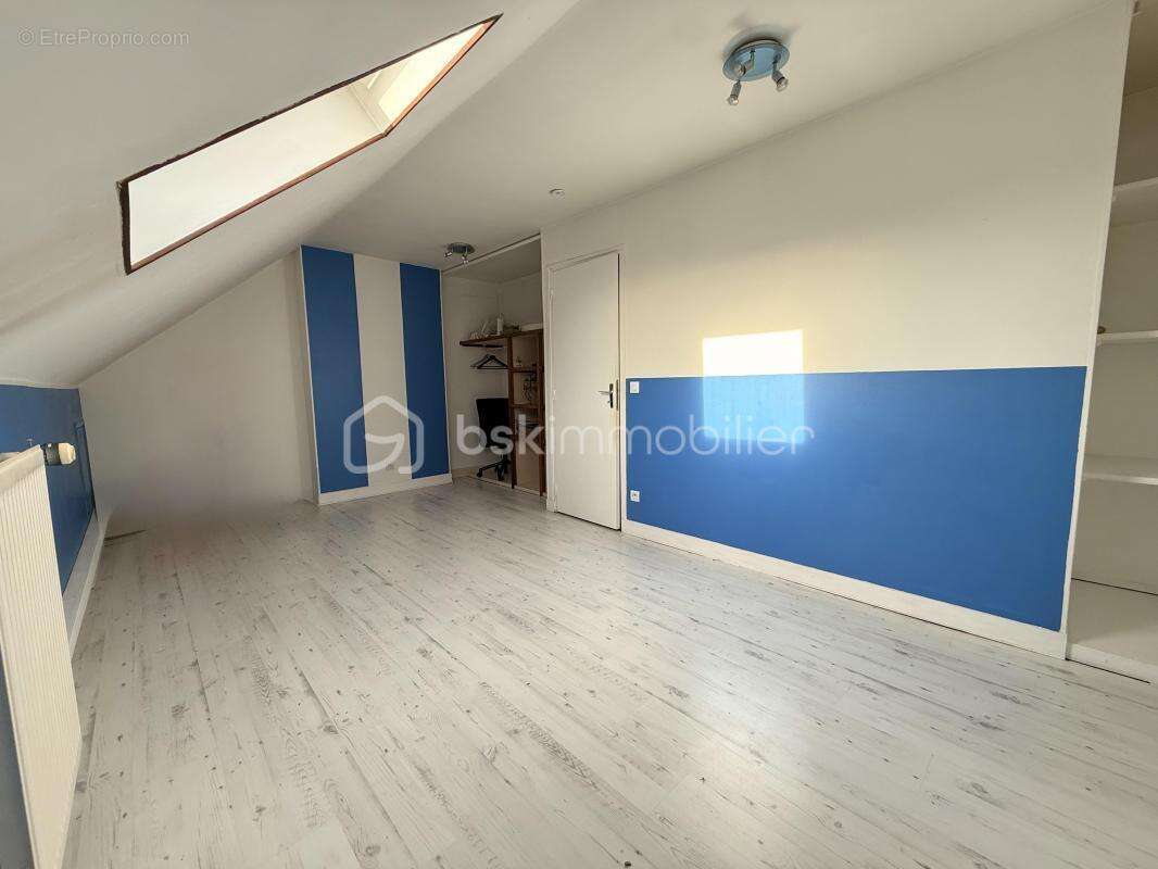 Maison à MONTCOURT-FROMONVILLE