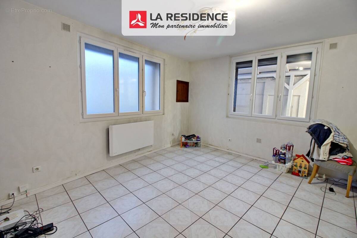 Maison à LES MUREAUX