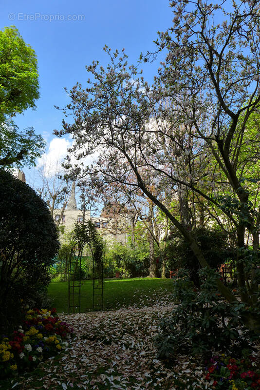 Appartement à PARIS-12E