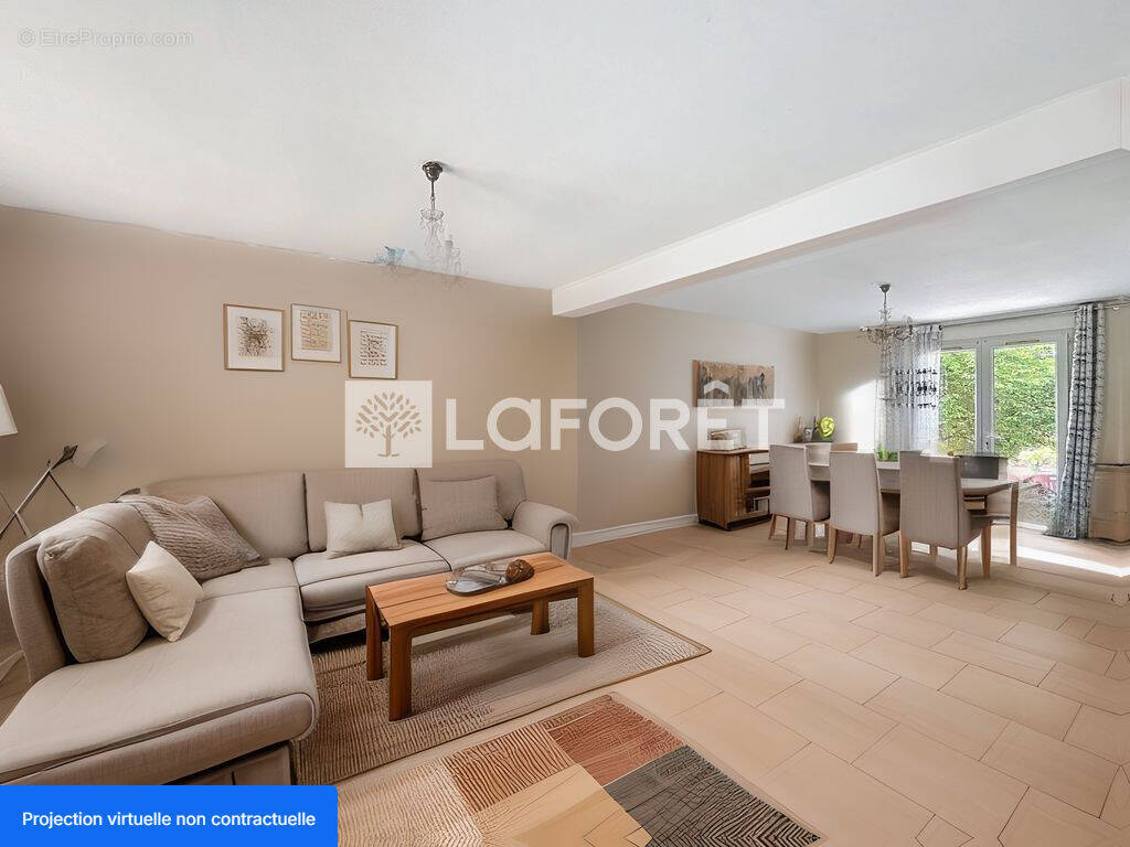 Maison à SAINT-JEAN-DE-LA-RUELLE