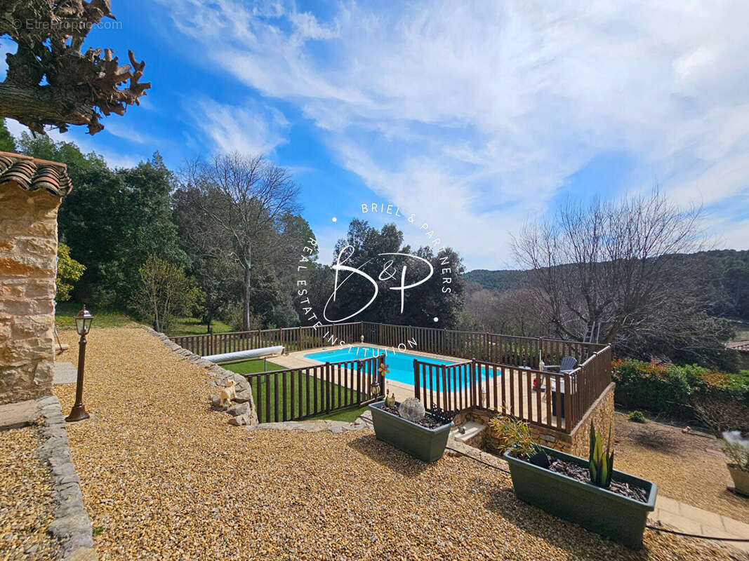 Maison à ENTRECASTEAUX