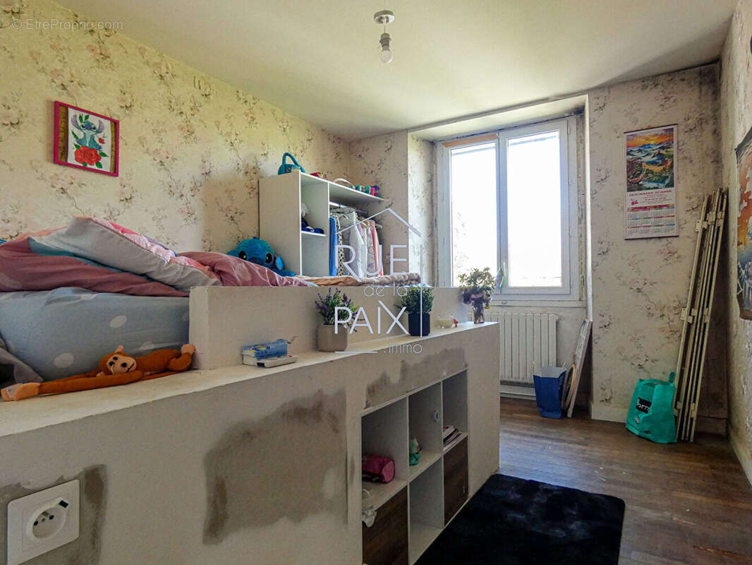 Maison à SAINT-JEAN-DE-SAUVES