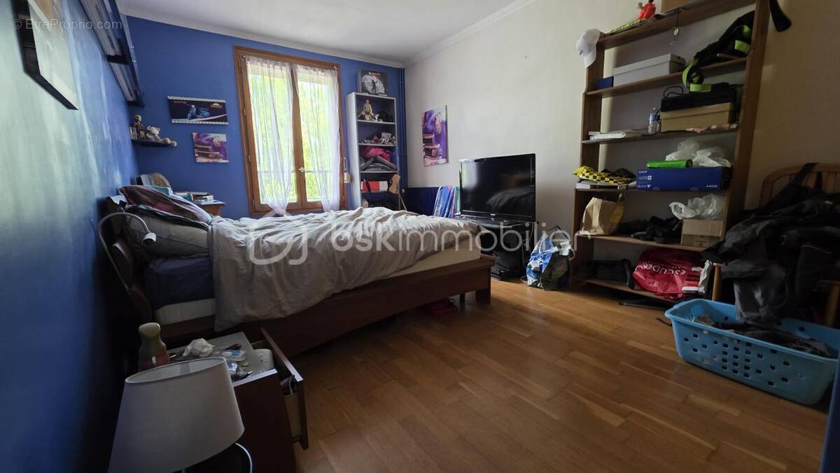 Maison à VARENNES-JARCY