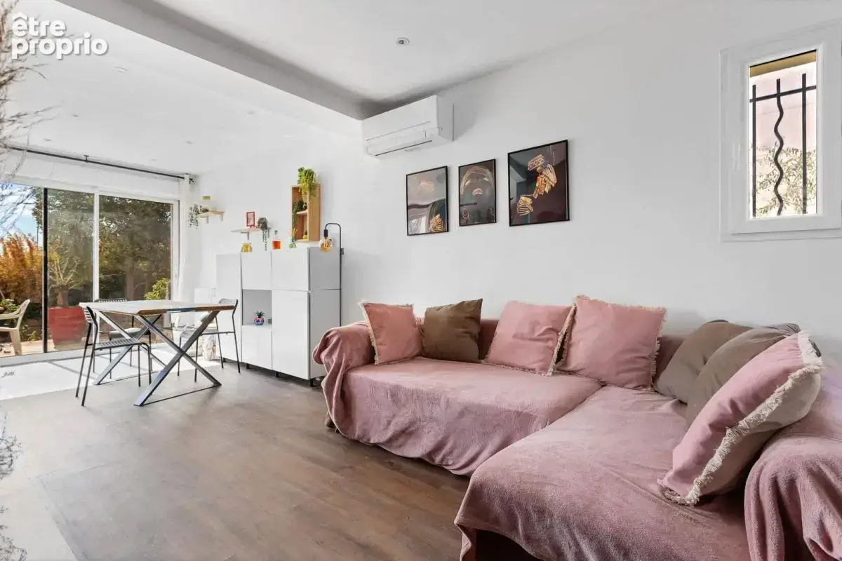 Maison de 2020 - 95 m² sur 336 m² de terrain - Garage - photo 6