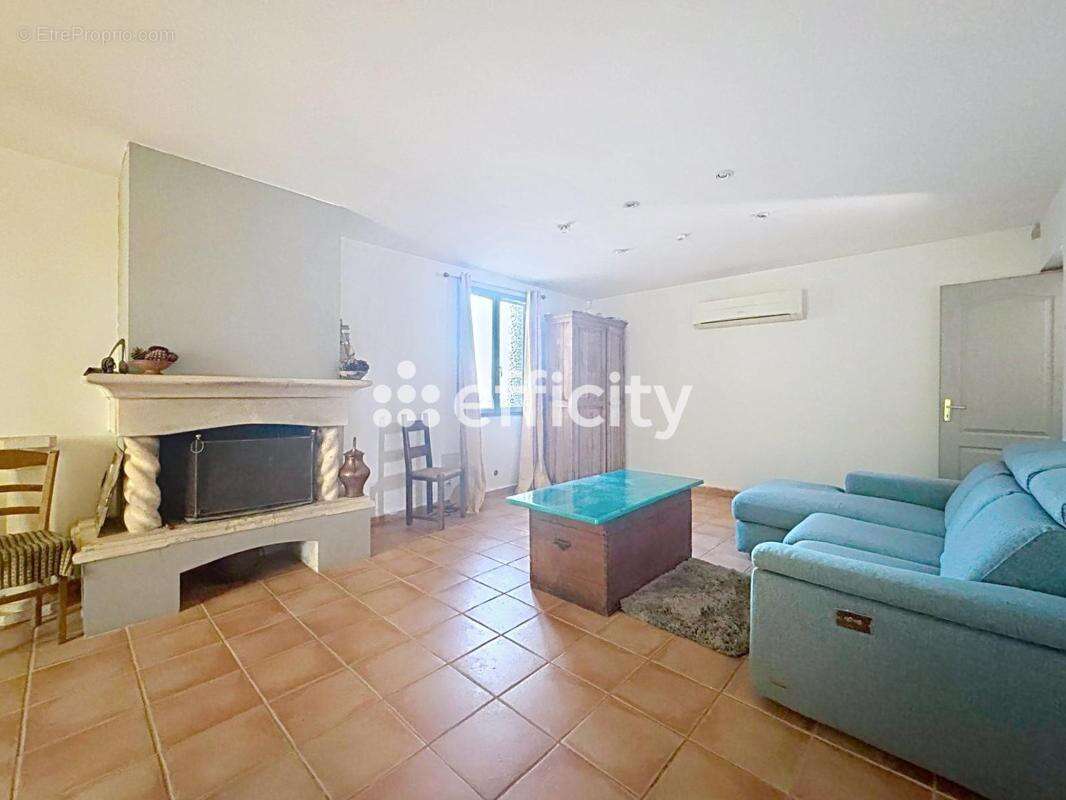 Maison 140 m² à Saint-Cannat  - photo 3