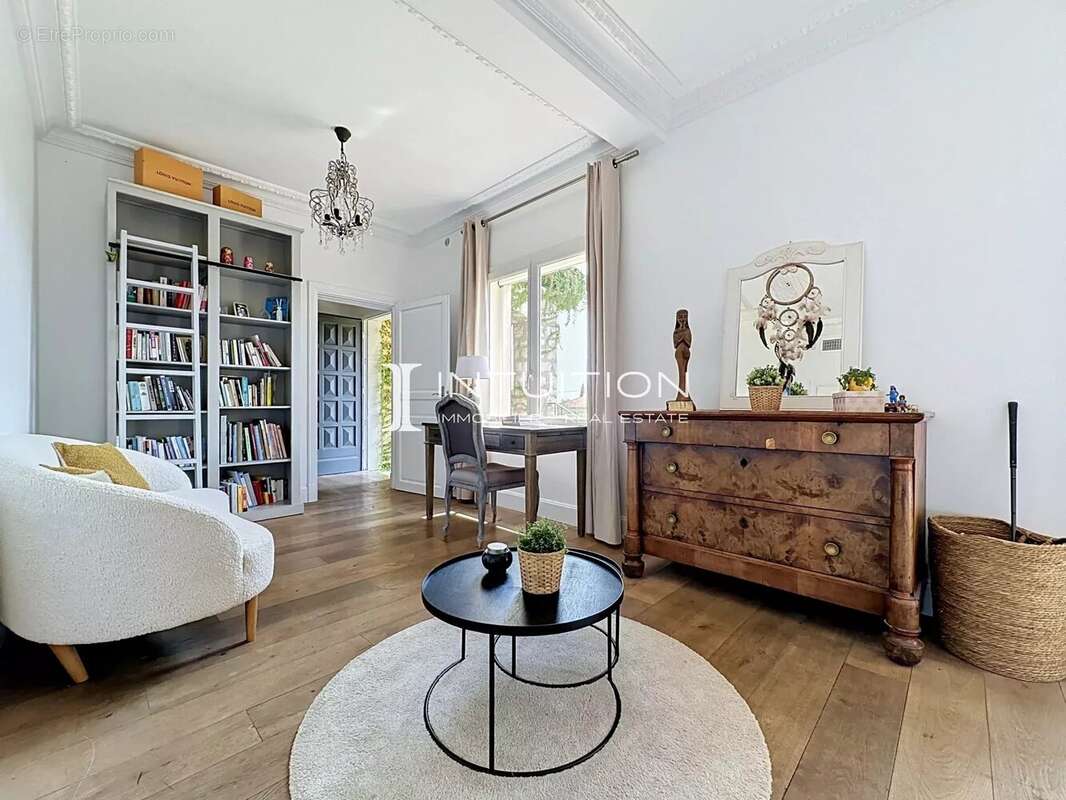 Mougins - Les Colles : Authentique villa de charme avec piscine - photo 14