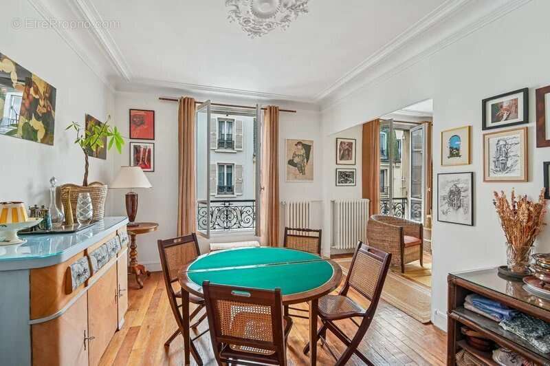 Appartement à NEUILLY-SUR-SEINE